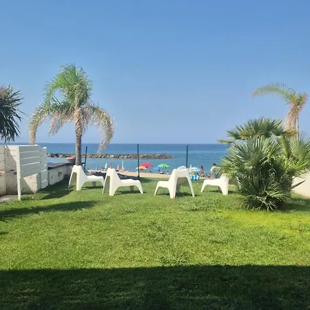 A Diamante Sulla בלבדרה מריטימו